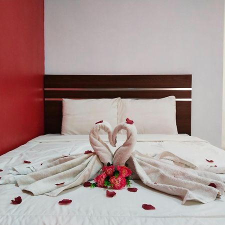 Dejati House Hotel Bekasi Luaran gambar