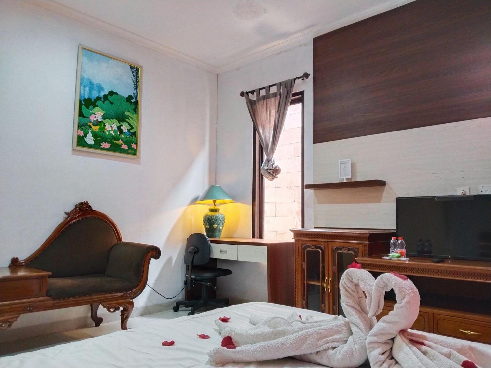 Dejati House Hotel Bekasi Luaran gambar