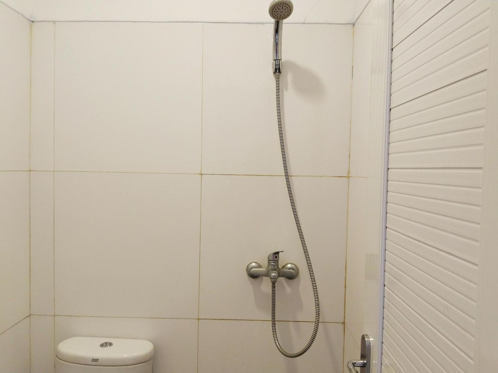 Dejati House Hotel Bekasi Luaran gambar