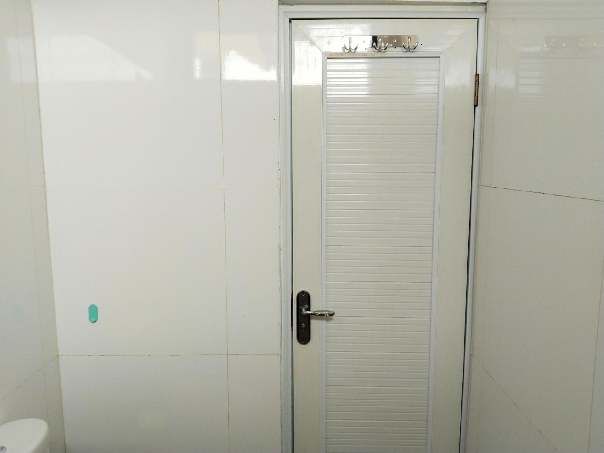 Dejati House Hotel Bekasi Luaran gambar