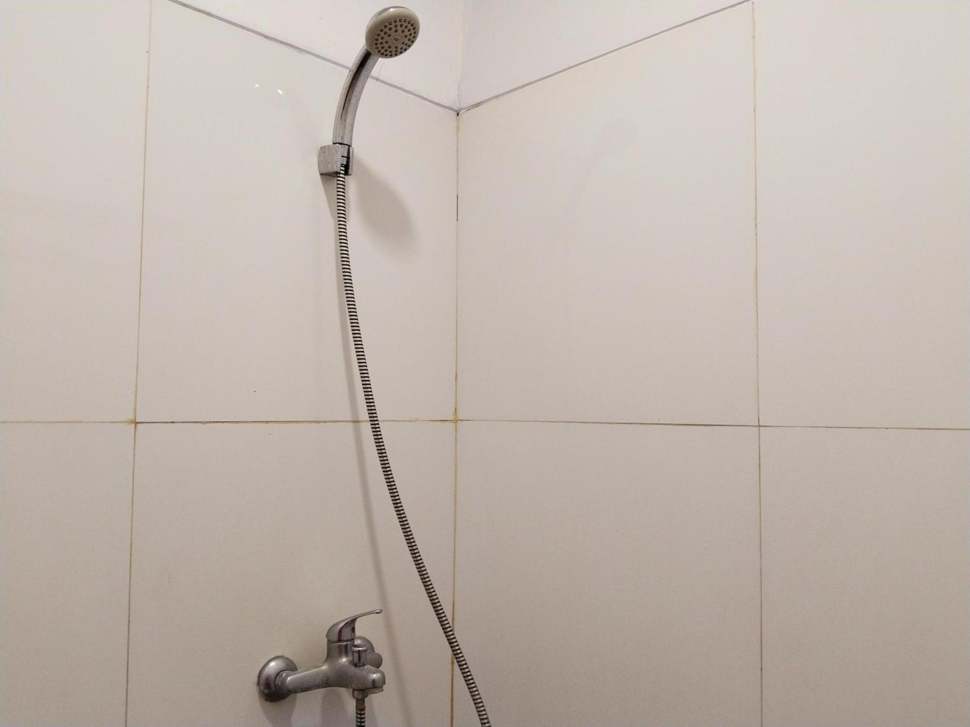 Dejati House Hotel Bekasi Luaran gambar