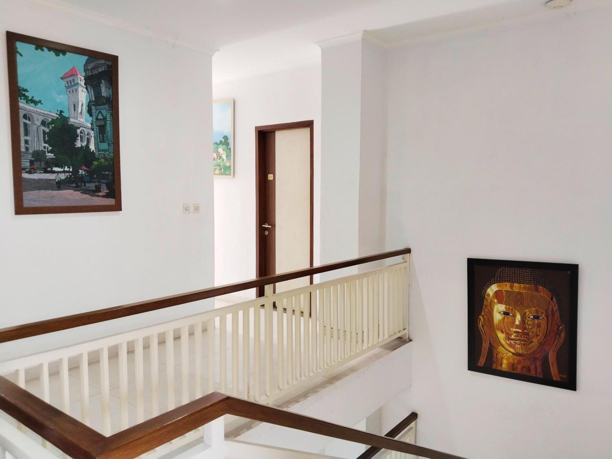 Dejati House Hotel Bekasi Luaran gambar