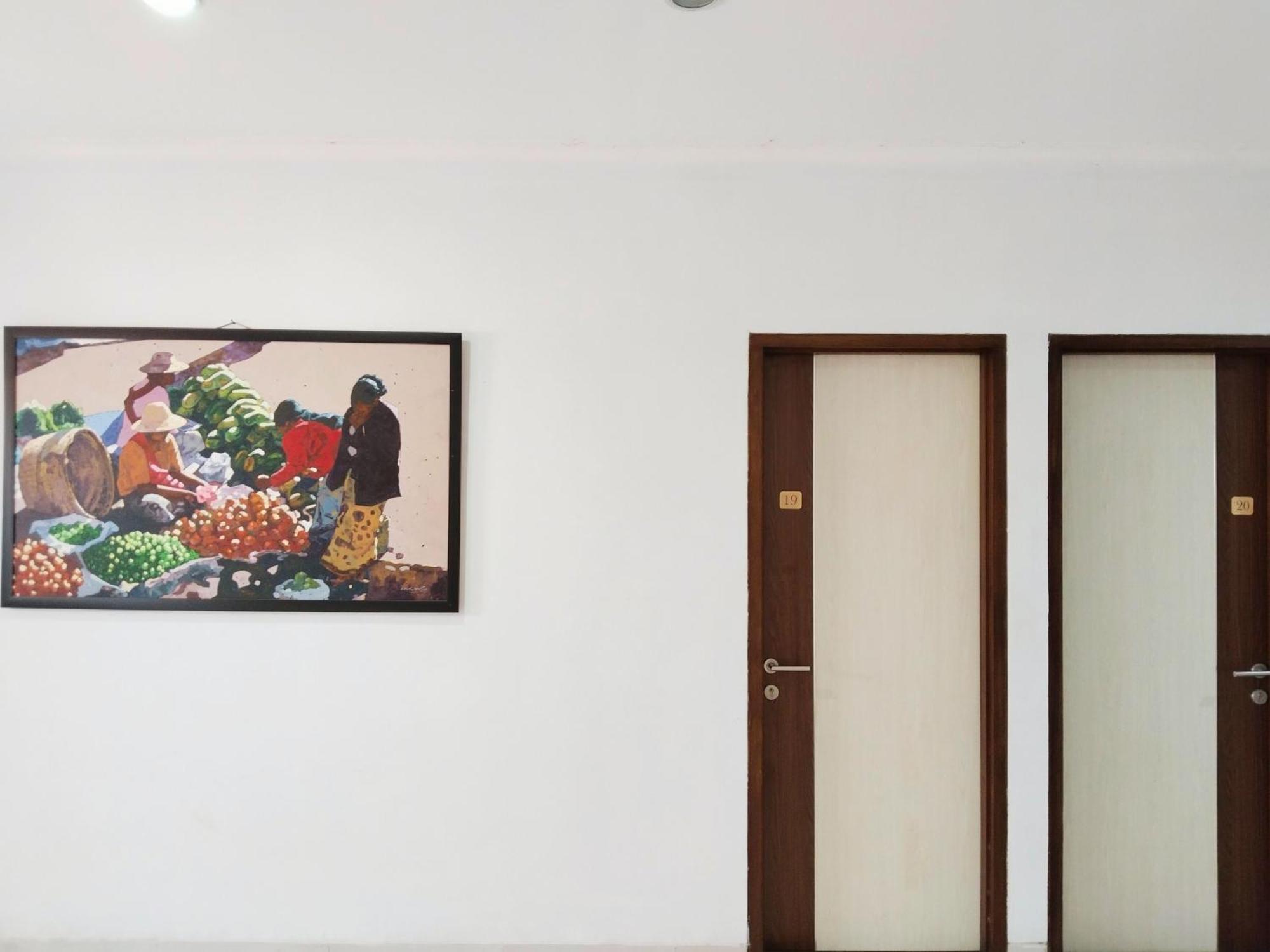 Dejati House Hotel Bekasi Luaran gambar
