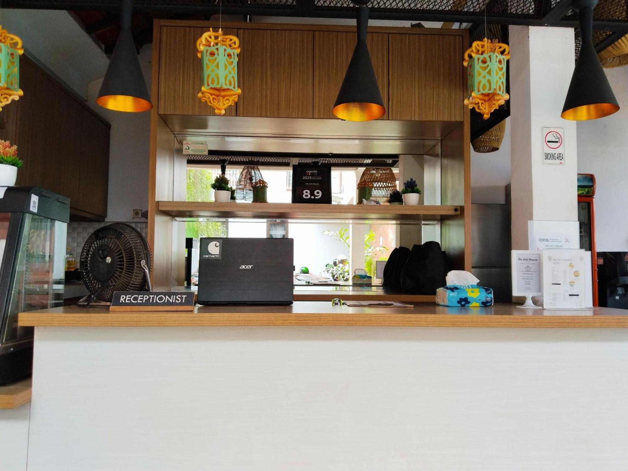 Dejati House Hotel Bekasi Luaran gambar